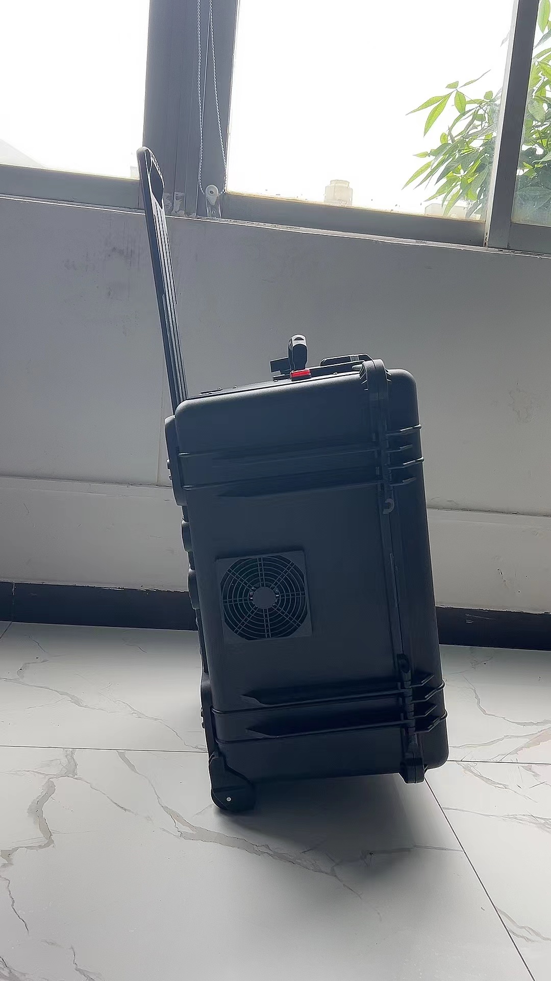 青冈手拉箱型移动通信干扰器